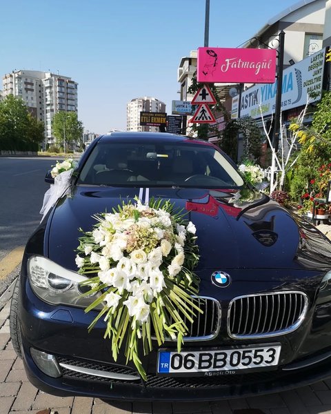 Beyaz Ortancalı Gelin Arabası Süsü – İncek Çiçekçi